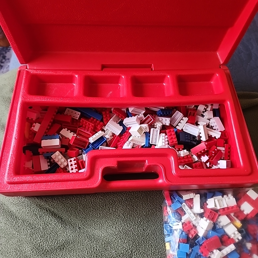 Nice big lot of old 70s,80s lego with old lego carrying case